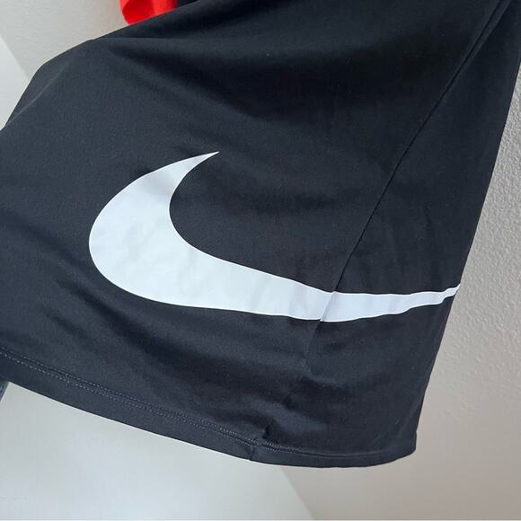 Nike Dri-Fit Black Orange Colorblock Statement Swoosh T-Shirt Rounded Neck Small - Picture 6 of 6